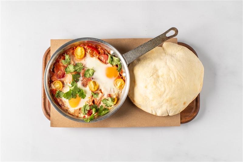 Шакшука в томатном соусе с индейкой